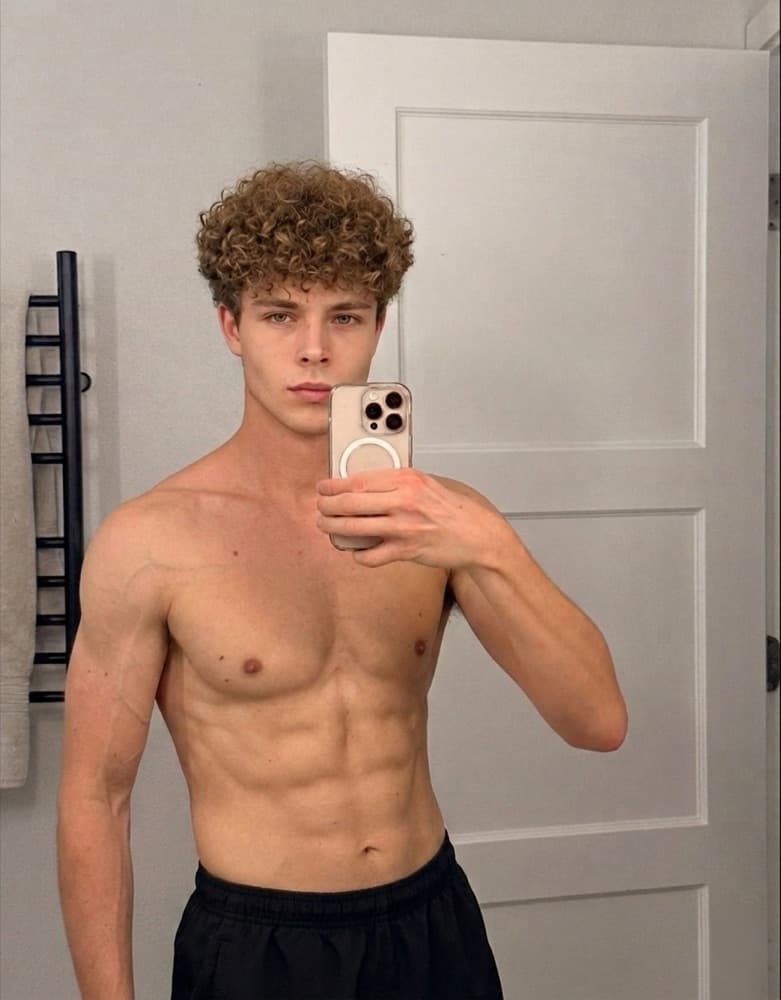 AI preview: 12-week cut rendered on the same photo