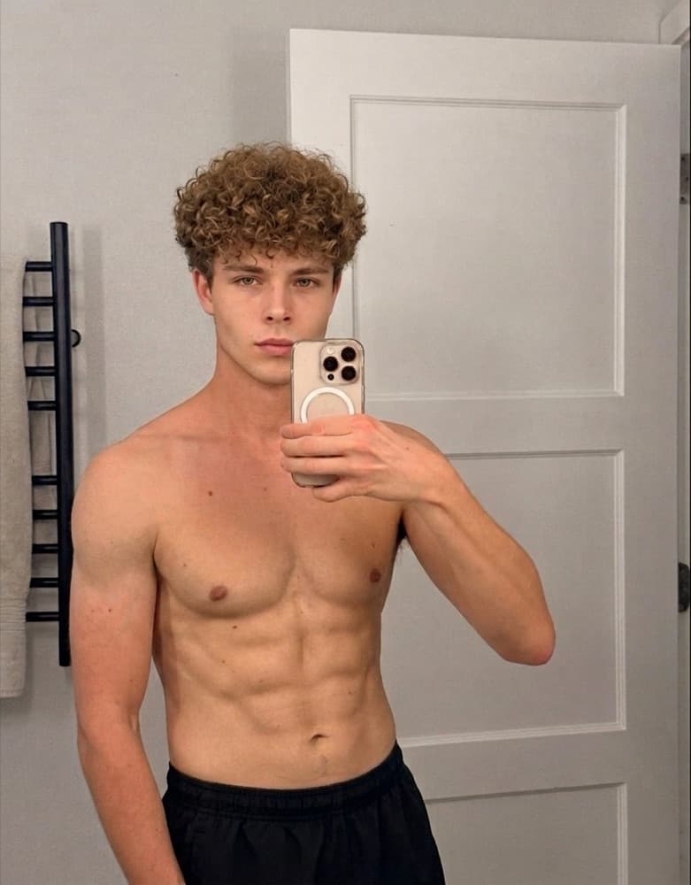 AI preview: Lean gains rendered on the same photo