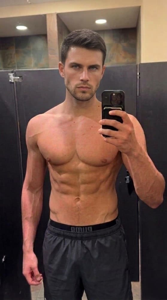 AI preview: 10% bodyfat rendered on the same photo