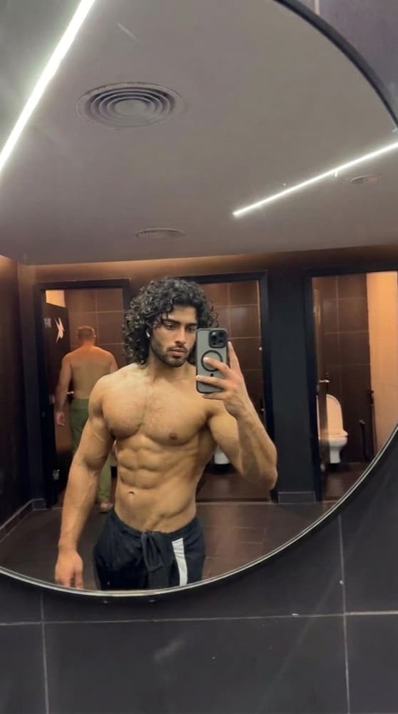 AI preview: Lean gains rendered on the same photo